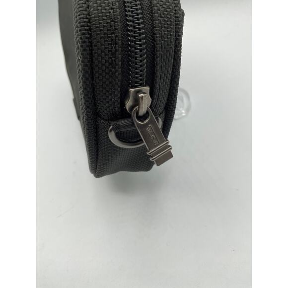 Tumi Small Black Zippered Travel Pouch - Picture 3 of 4